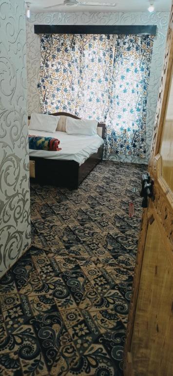 Hotel Kashmir Heaven Srinagar  Bagian luar foto